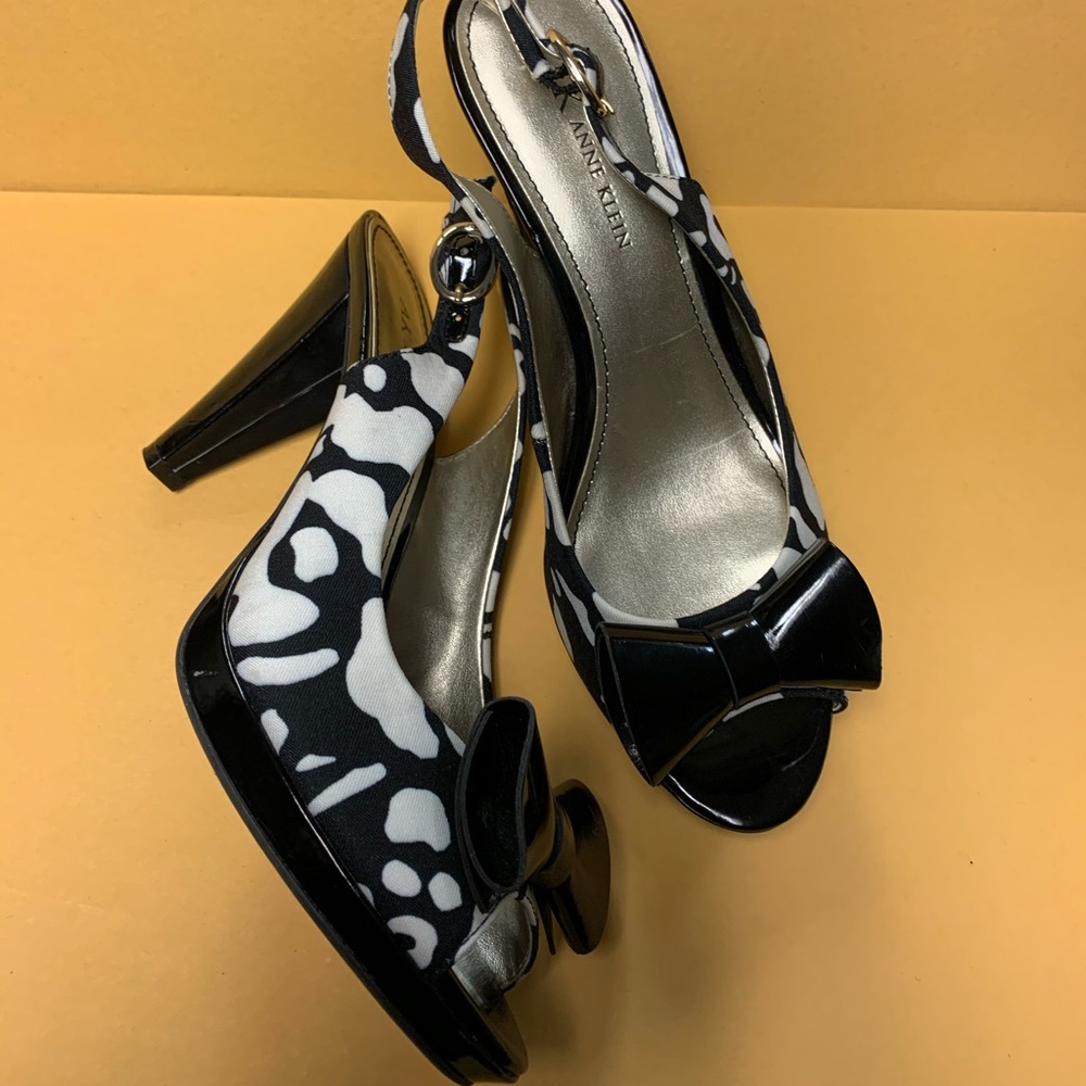 Beautiful animal print Anne Klein heels